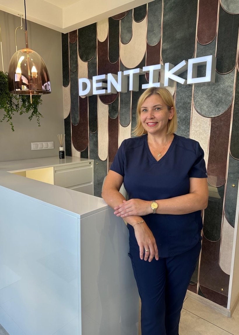 lek. dent. Anna Wrzesińska-Bartosik w gabinecie Dentiko